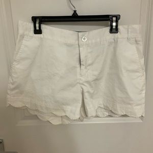 White scalloped Lauren James shorts XL